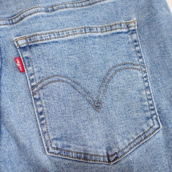 Levi's Women's High Waisted Crop Flare Jeans Size 16W Light Blue Red Tab Denim - Picture 7 of 7